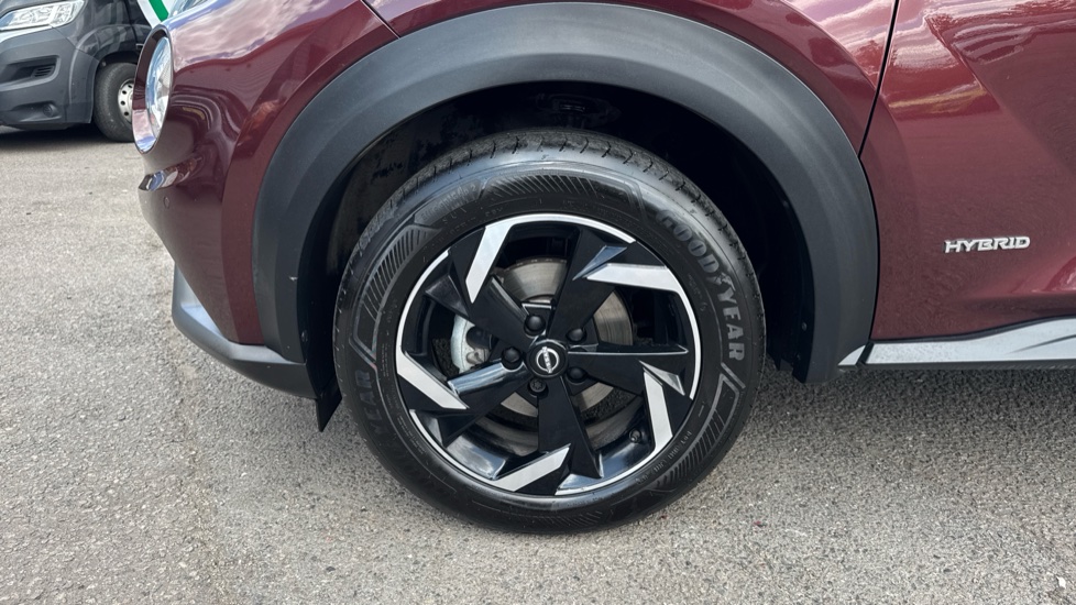 Nissan Juke 1.6 Hybrid N-Connecta 5dr Auto Hybrid Hatchback - Image 9