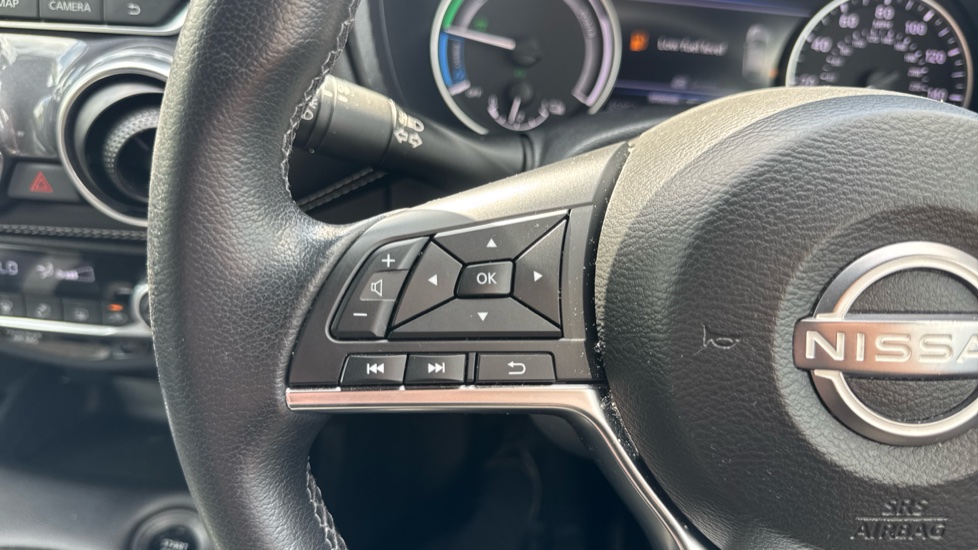 Nissan Juke 1.6 Hybrid N-Connecta 5dr Auto Hybrid Hatchback - Image 17
