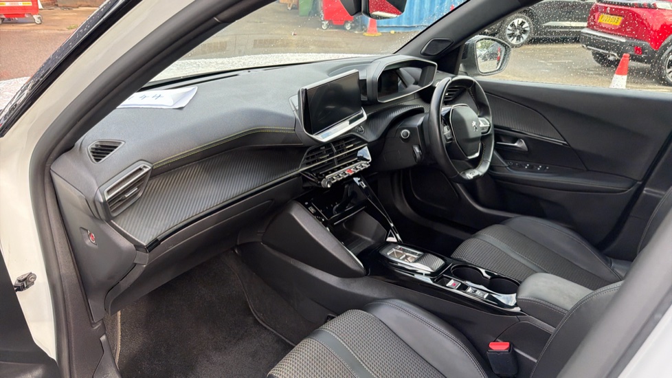 Peugeot 2008 100kW GT 50kWh 5dr Auto Electric Estate - Image 16