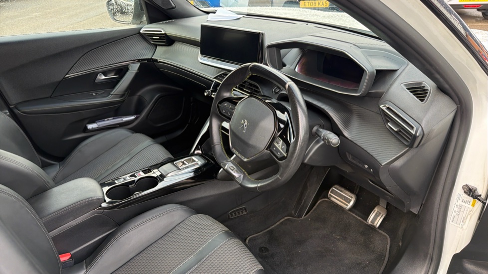 Peugeot 2008 100kW GT 50kWh 5dr Auto Electric Estate - Image 18