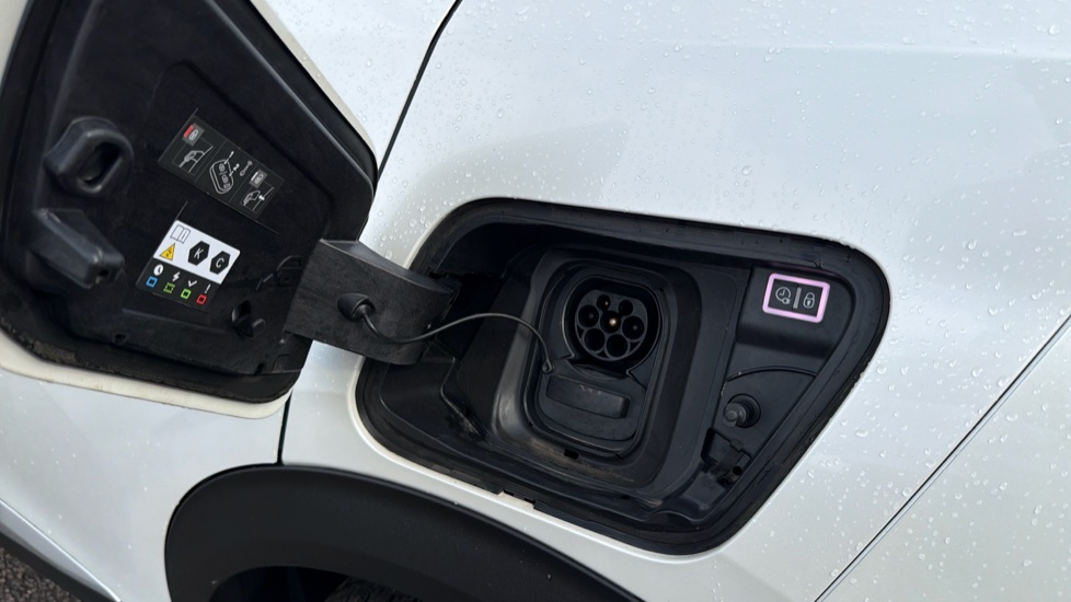 Peugeot 2008 100kW GT 50kWh 5dr Auto Electric Estate - Image 7