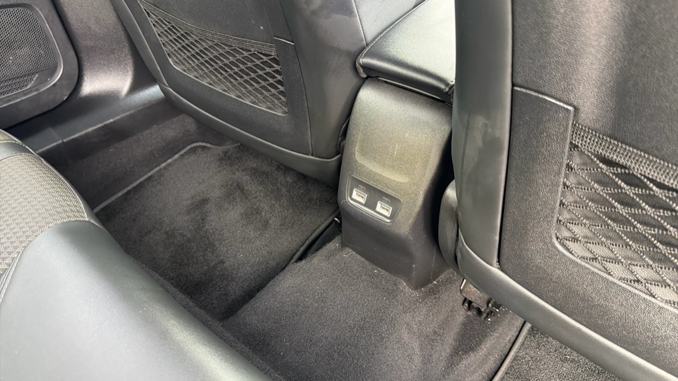 Peugeot 2008 100kW GT 50kWh 5dr Auto Electric Estate - Image 32