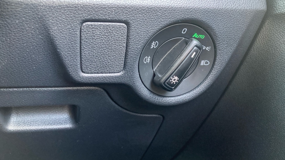 Skoda Kamiq 1.5 TSI Monte Carlo 5dr Petrol Hatchback - Image 42