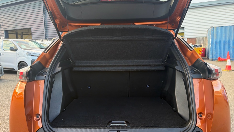 Peugeot 2008 100kW GT 50kWh 5dr Auto Electric Estate - Image 10