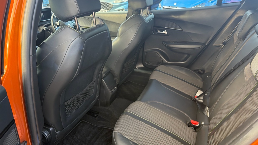 Peugeot 2008 100kW GT 50kWh 5dr Auto Electric Estate - Image 26