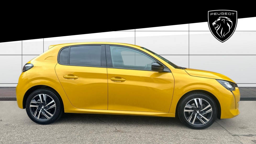 Peugeot 208 1.2 PureTech 100 Allure Premium + 5dr Petrol Hatchback - Image 5
