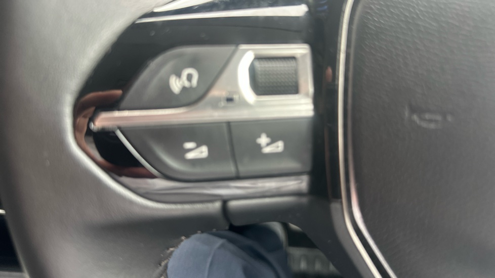 Peugeot 208 1.2 PureTech 100 Allure Premium + 5dr Petrol Hatchback - Image 40