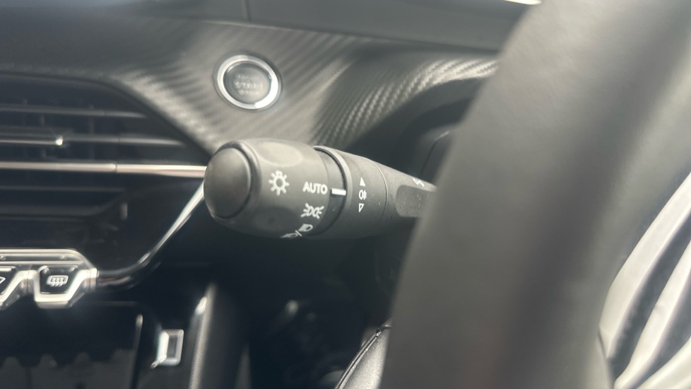 Peugeot 208 1.2 PureTech 100 Allure Premium + 5dr Petrol Hatchback - Image 42