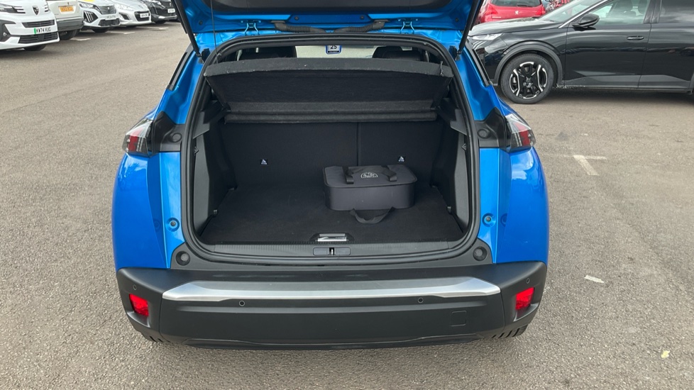 Peugeot 2008 100kW GT 50kWh 5dr Auto Electric Estate - Image 4