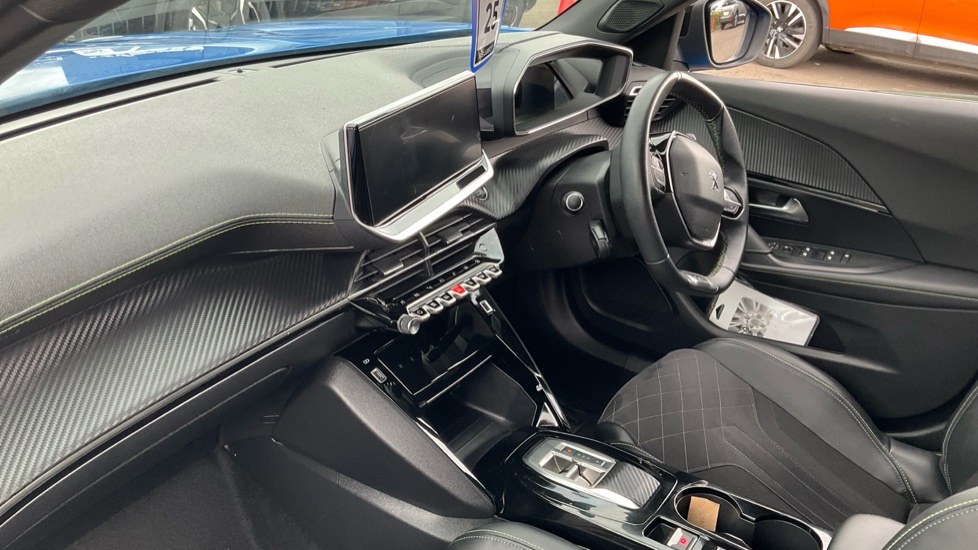 Peugeot 2008 100kW GT 50kWh 5dr Auto Electric Estate - Image 9