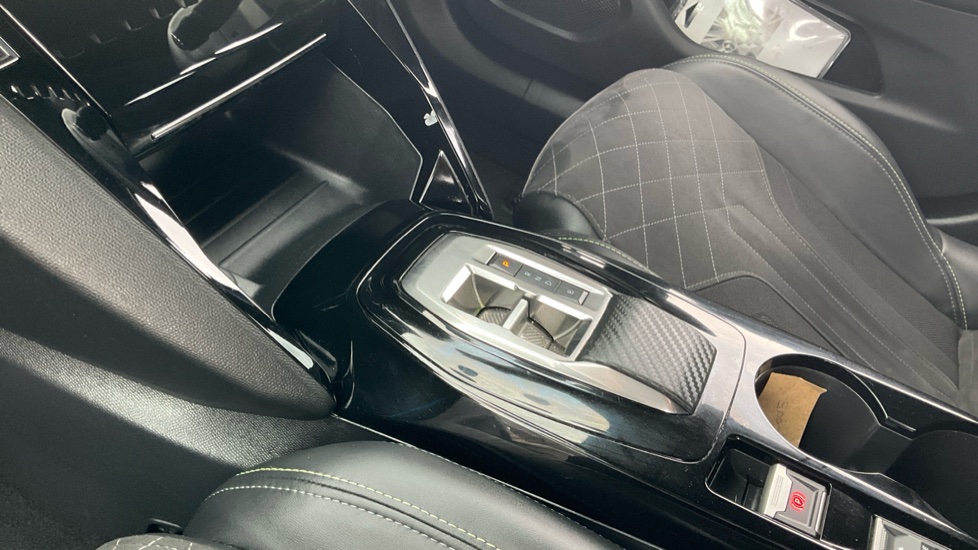 Peugeot 2008 100kW GT 50kWh 5dr Auto Electric Estate - Image 13