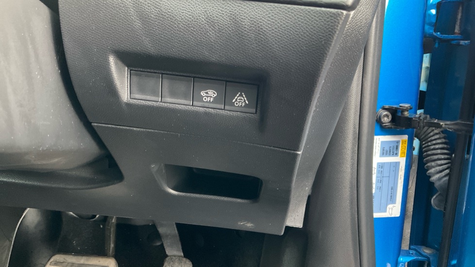 Peugeot 2008 100kW GT 50kWh 5dr Auto Electric Estate - Image 31