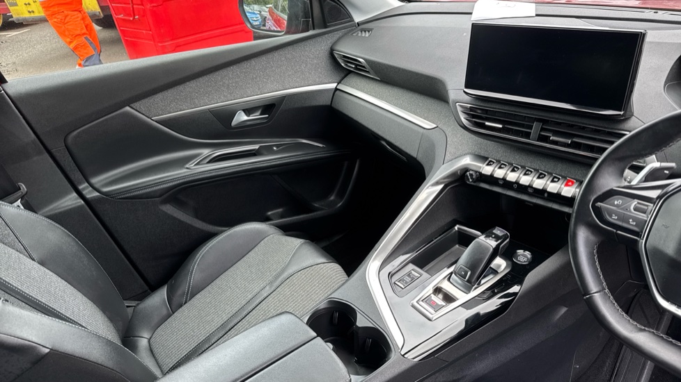 Peugeot 3008 1.5 BlueHDi Allure Premium+ 5dr EAT8 Diesel Estate - Image 16