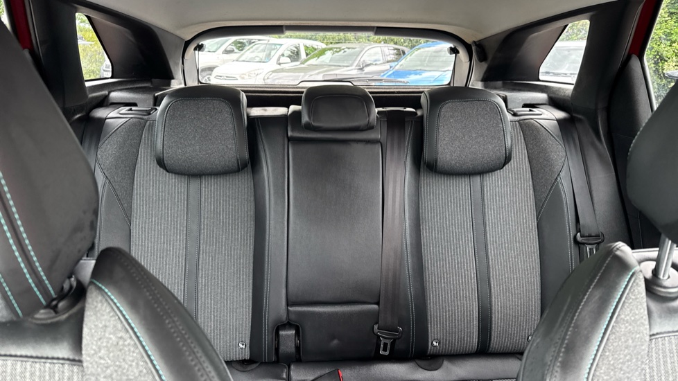 Peugeot 3008 1.5 BlueHDi Allure Premium+ 5dr EAT8 Diesel Estate - Image 23