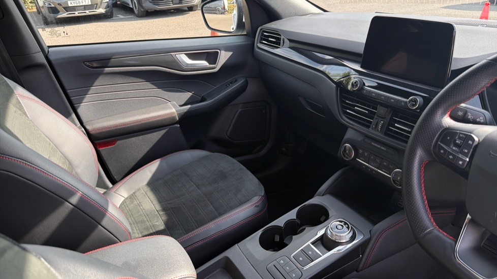 Ford Kuga 2.5 PHEV ST-Line Edition 5dr CVT Estate - Image 15