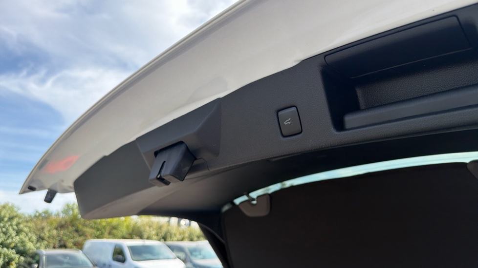 Ford Kuga 2.5 PHEV ST-Line Edition 5dr CVT Estate - Image 7
