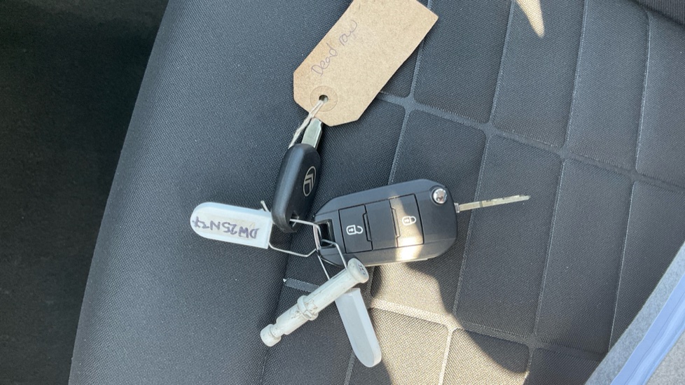 Citroen C3 1.2 Hybrid [110] Plus 5dr e-DCS6 Petrol Hatchback - Image 28