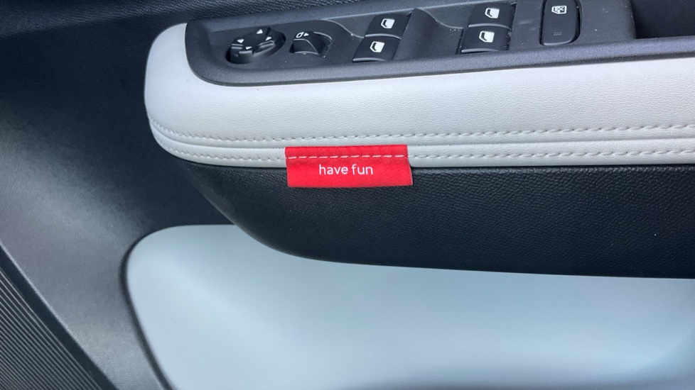 Citroen C3 1.2 Hybrid [110] Plus 5dr e-DCS6 Petrol Hatchback - Image 32