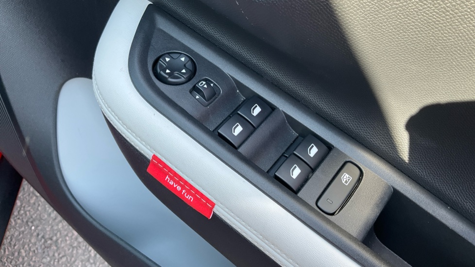 Citroen C3 1.2 Hybrid [110] Plus 5dr e-DCS6 Petrol Hatchback - Image 37