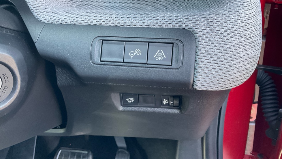 Citroen C3 1.2 Hybrid [110] Plus 5dr e-DCS6 Petrol Hatchback - Image 38