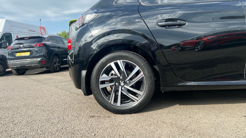 Peugeot 208 1.2 PureTech 100 Allure Premium 5dr Petrol Hatchback - Image 7