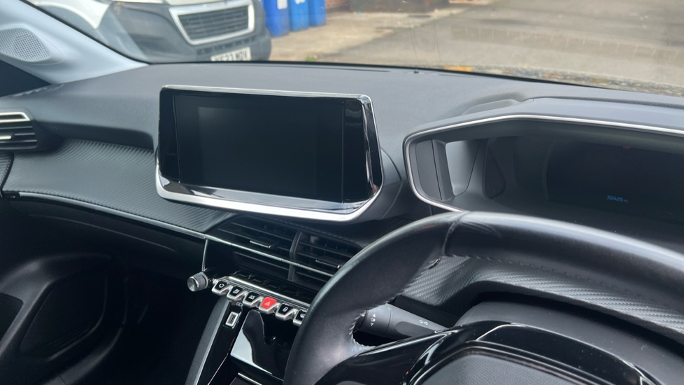 Peugeot 208 1.2 PureTech 100 Allure Premium 5dr Petrol Hatchback - Image 27
