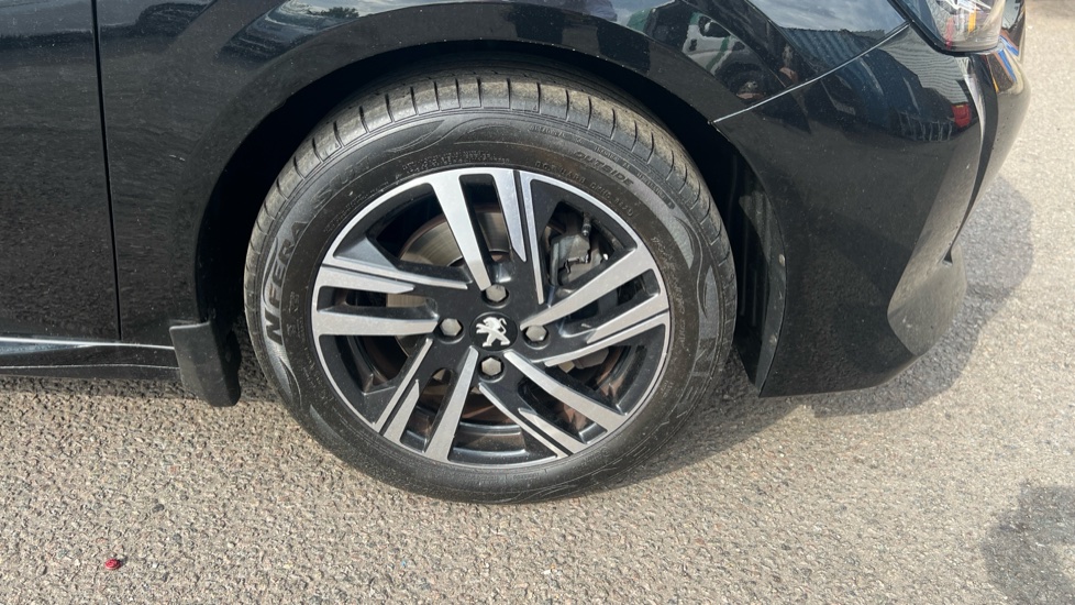 Peugeot 208 1.2 PureTech 100 Allure Premium 5dr Petrol Hatchback - Image 8