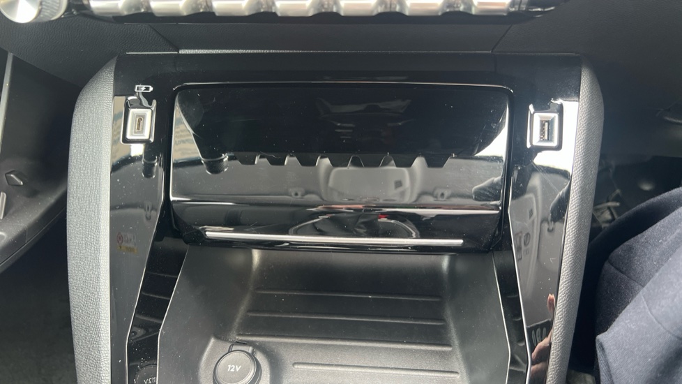 Peugeot 208 1.2 PureTech 100 Allure Premium 5dr Petrol Hatchback - Image 23