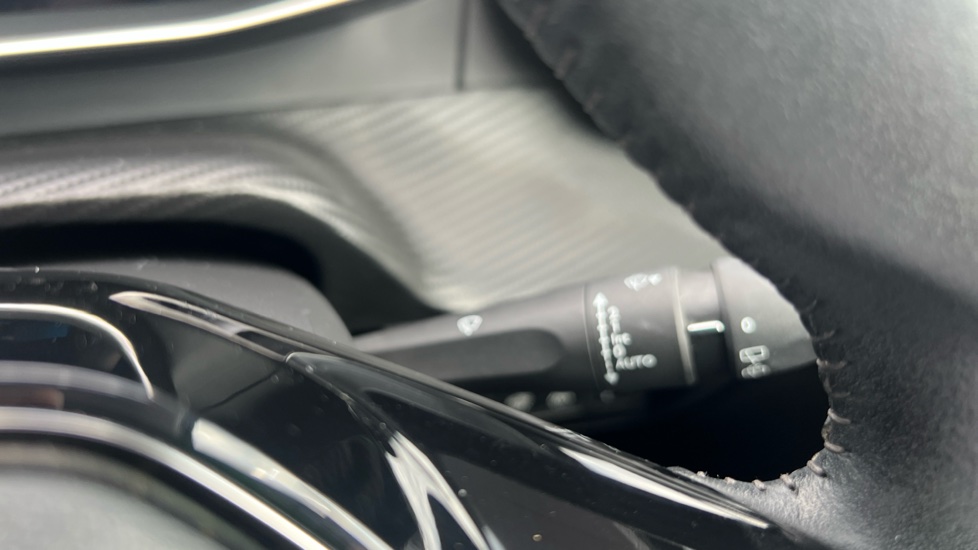 Peugeot 208 1.2 PureTech 100 Allure Premium 5dr Petrol Hatchback - Image 17