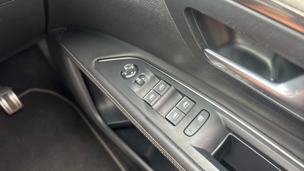 Peugeot 5008 1.5 BlueHDi GT 5dr EAT8 Diesel Estate - Image 32