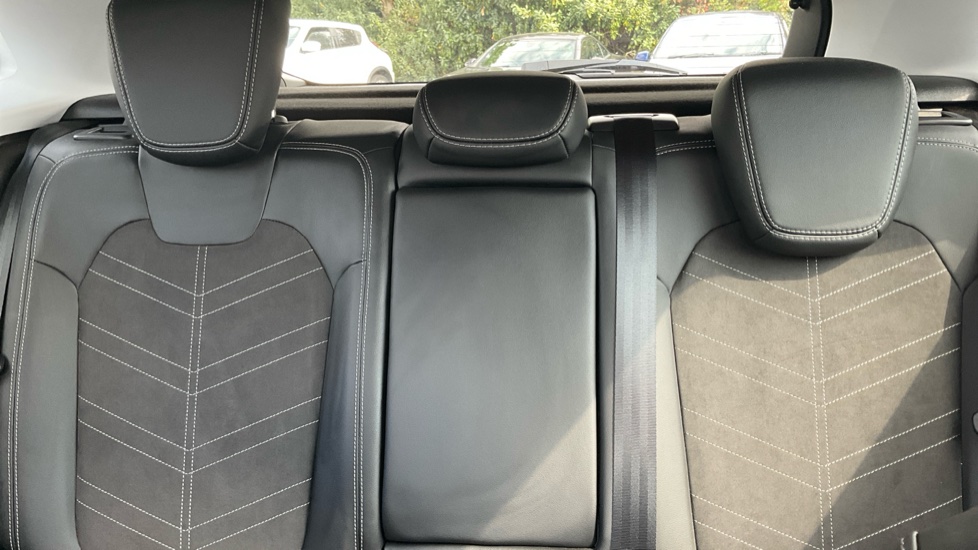 Vauxhall Grandland 1.2 Turbo Ultimate 5dr Petrol Hatchback - Image 32