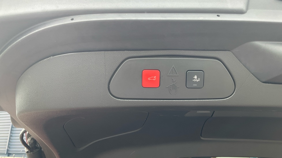 Vauxhall Grandland 1.2 Turbo Ultimate 5dr Petrol Hatchback - Image 37