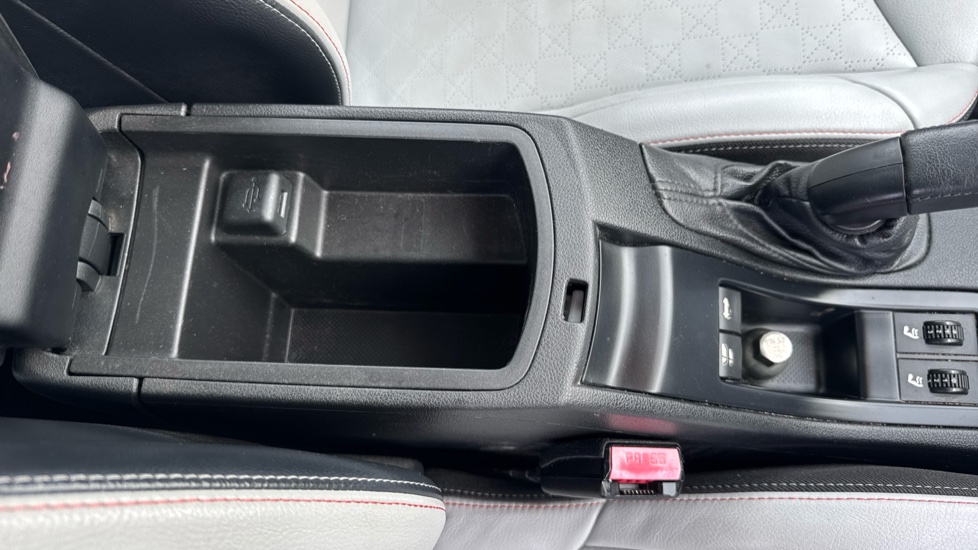 Peugeot 308 2.0 HDi 163 Roland Garros 2dr [Sat Nav] Diesel Cabriolet - Image 32