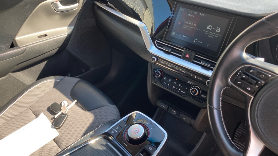 Kia E-Niro 150kW 2 Long Range 64kWh 5dr Auto Electric Estate - Image 24