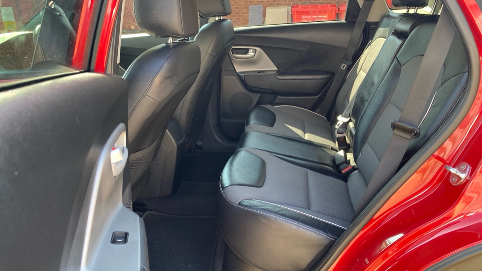 Kia E-Niro 150kW 2 Long Range 64kWh 5dr Auto Electric Estate - Image 27