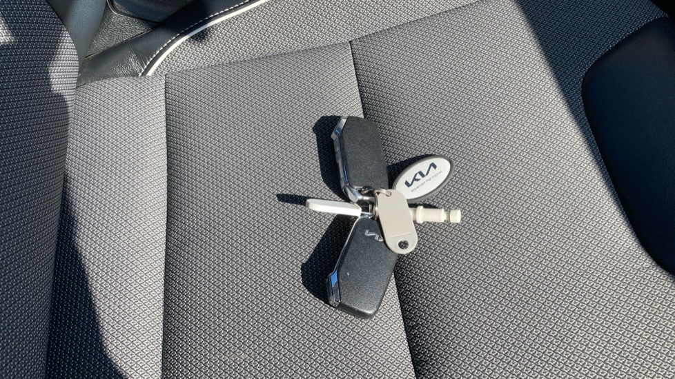 Kia E-Niro 150kW 2 Long Range 64kWh 5dr Auto Electric Estate - Image 30