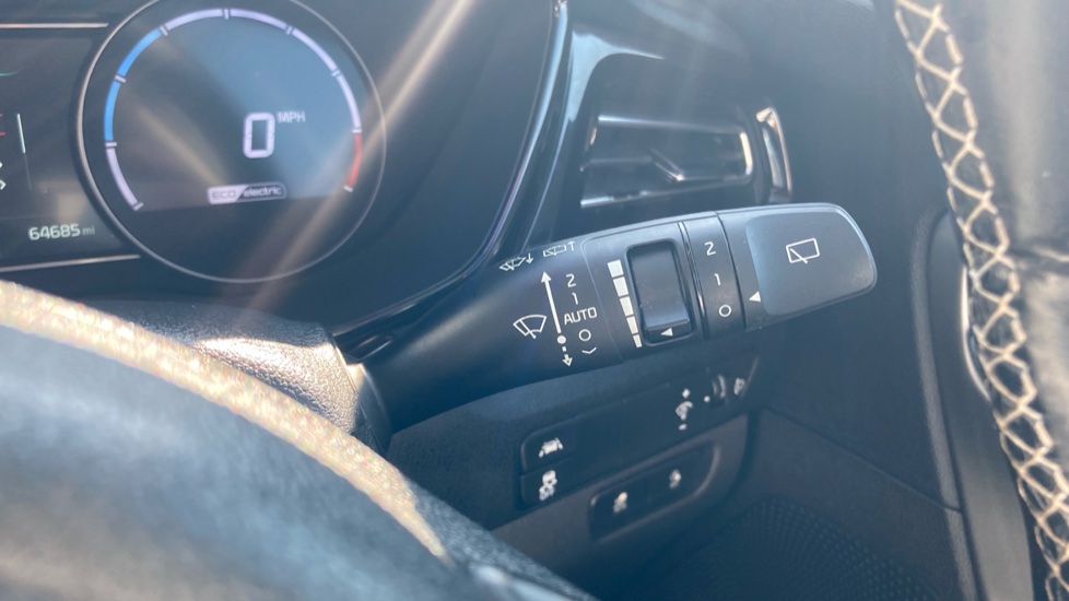 Kia E-Niro 150kW 2 Long Range 64kWh 5dr Auto Electric Estate - Image 19