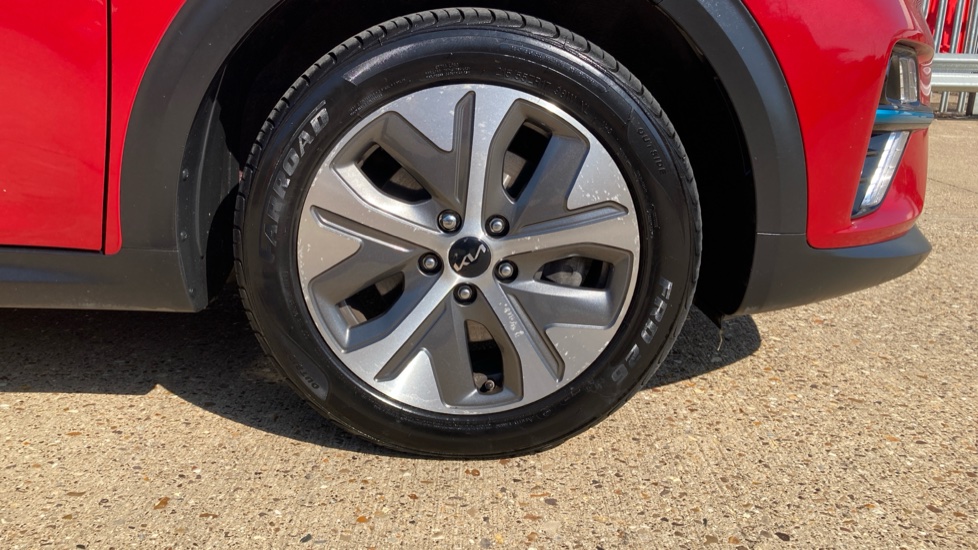 Kia E-Niro 150kW 2 Long Range 64kWh 5dr Auto Electric Estate - Image 12