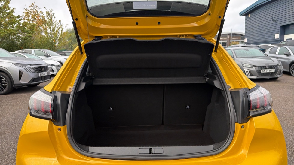 Peugeot 208 1.2 PureTech 100 Allure Premium + 5dr Petrol Hatchback - Image 6