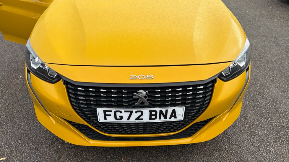 Peugeot 208 1.2 PureTech 100 Allure Premium + 5dr Petrol Hatchback - Image 9