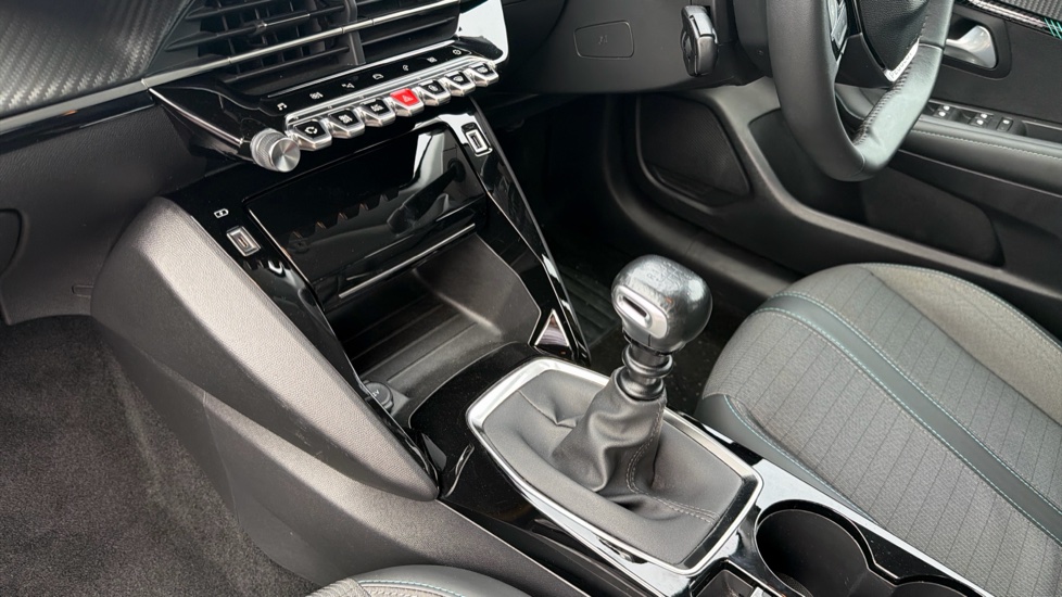 Peugeot 208 1.2 PureTech 100 Allure Premium + 5dr Petrol Hatchback - Image 25