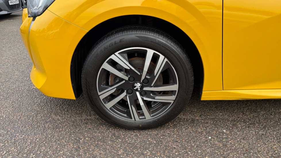 Peugeot 208 1.2 PureTech 100 Allure Premium + 5dr Petrol Hatchback - Image 12