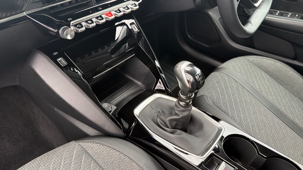 Peugeot 208 1.2 PureTech 100 Allure 5dr Petrol Hatchback - Image 24