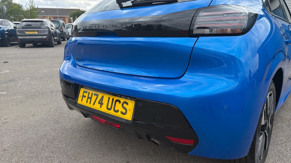 Peugeot 208 1.2 PureTech 100 Allure 5dr Petrol Hatchback - Image 7