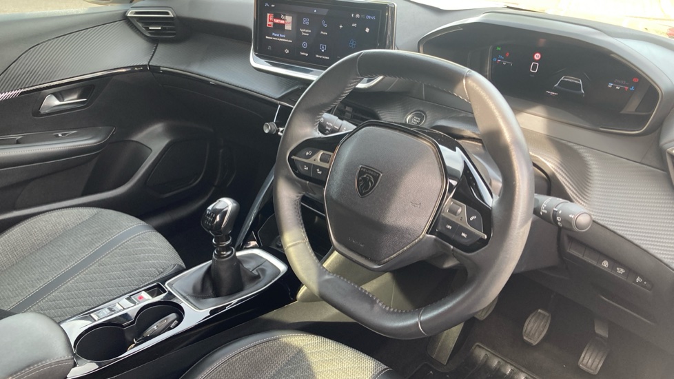 Peugeot 208 1.2 PureTech 100 Allure 5dr Petrol Hatchback - Image 11
