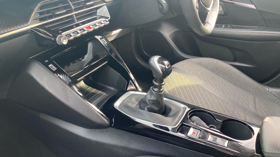 Peugeot 208 1.2 PureTech 100 Allure 5dr Petrol Hatchback - Image 13