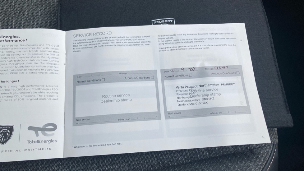 Peugeot 208 1.2 PureTech 100 Allure 5dr Petrol Hatchback - Image 21