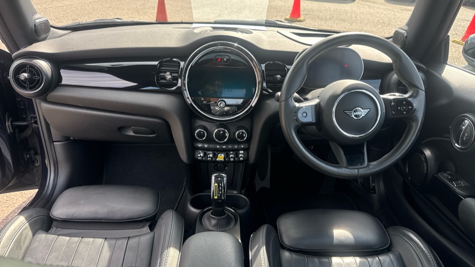 MINI Hatchback 135kW Cooper S Level 3 33kWh 3dr Auto Electric Hatchback - Image 10