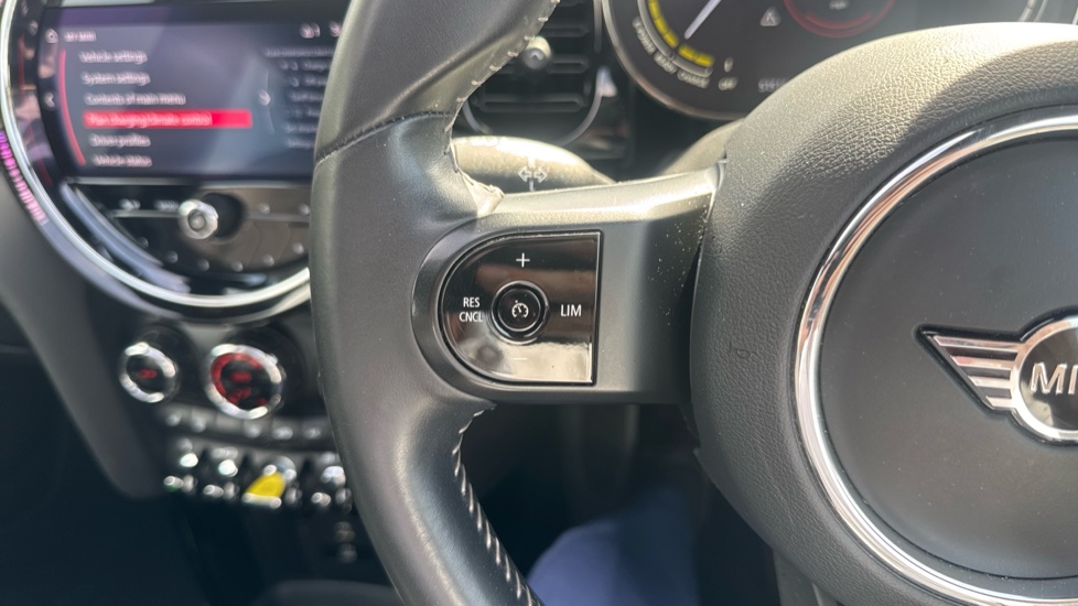 MINI Hatchback 135kW Cooper S Level 3 33kWh 3dr Auto Electric Hatchback - Image 13