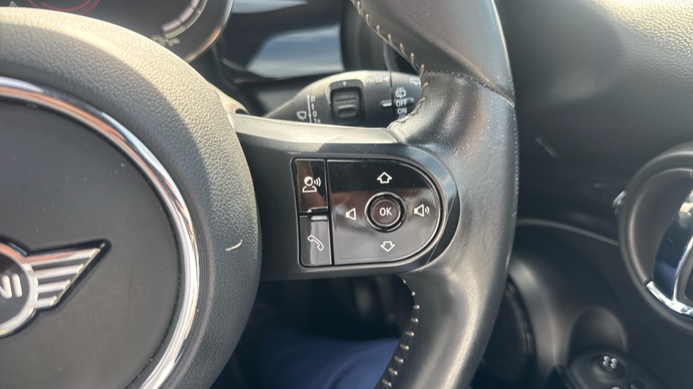 MINI Hatchback 135kW Cooper S Level 3 33kWh 3dr Auto Electric Hatchback - Image 14